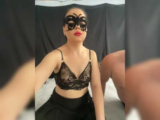 LittleChaosQueen – webcam model profile photo Image 5