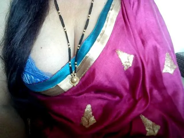 emma05 – webcam model profile photo Image 12