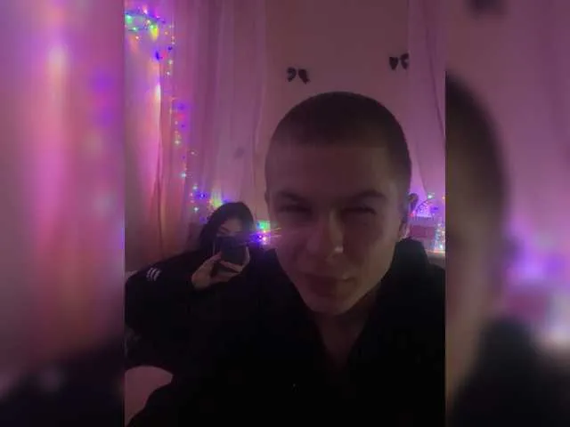 TeenVibes-18- – webcam model profile photo
