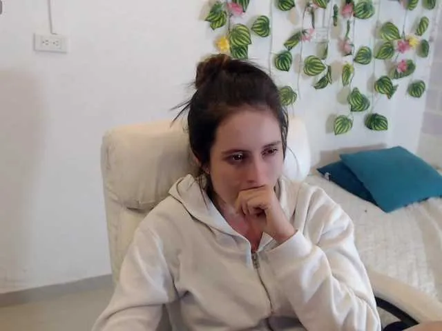 Masha_123 – webcam model profile photo Image 17