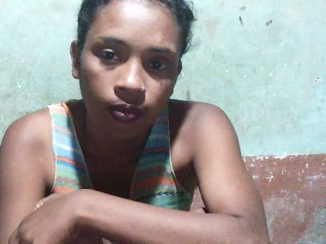 MiraKova – webcam model profile photo Image 13