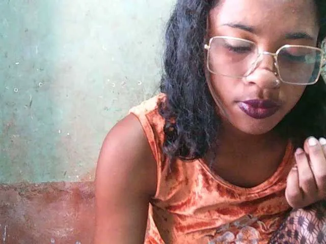 MiraKova – webcam model profile photo Image 19