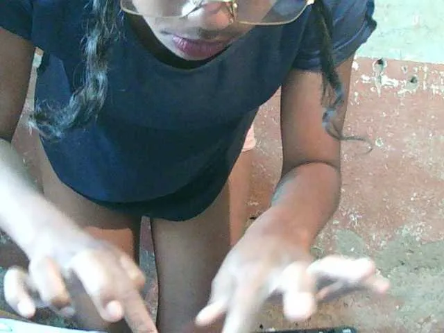 MiraKova – webcam model profile photo Image 9