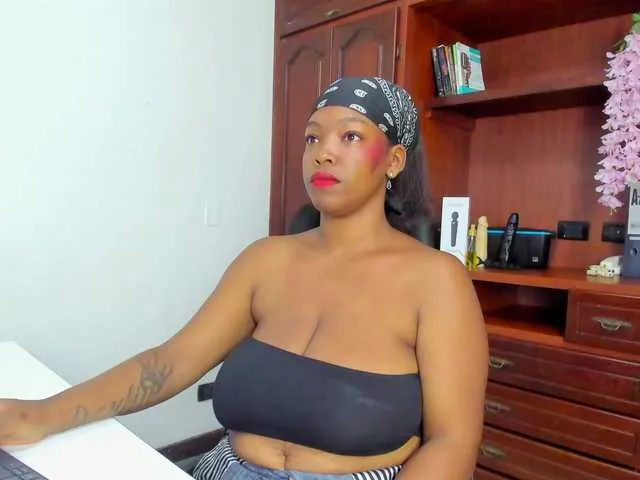 Laurahorney_xo – webcam model profile photo Image 17