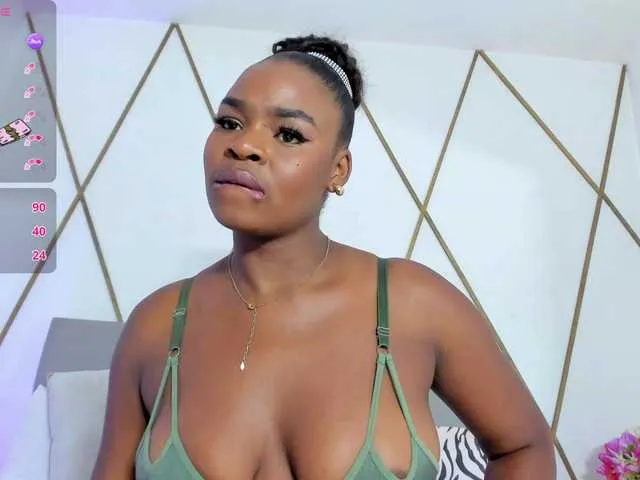 RoxyBuch – webcam model profile photo Image 12