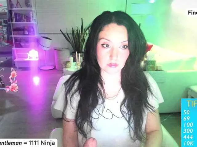 emma05 – webcam model profile photo Image 2