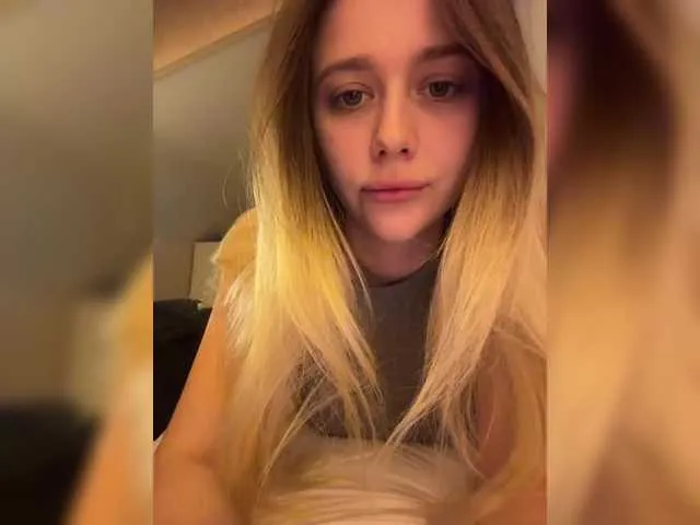 mc-Olivia – webcam model profile photo Image 16