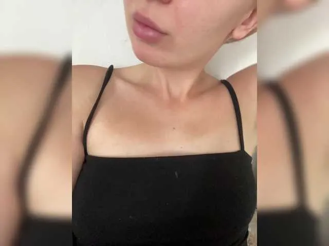 Evie – webcam model profile photo Image 7