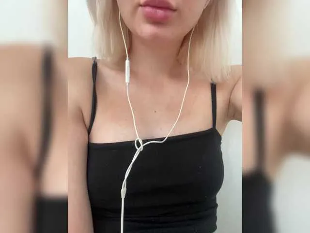 Evie – webcam model profile photo Image 9