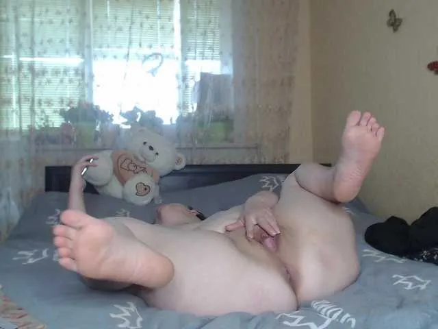 Wet__Bunny – webcam model profile photo Image 3