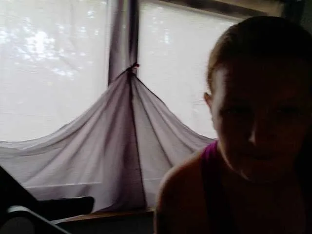 Masha_123 – webcam model profile photo Image 4