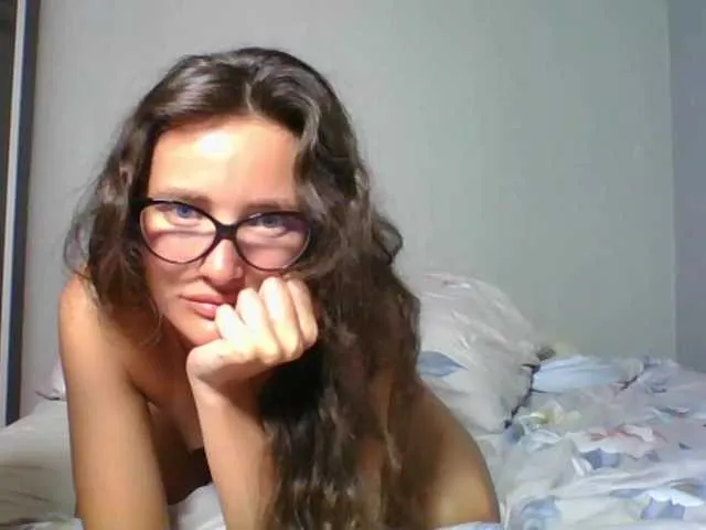 Isabella – webcam model profile photo Image 13