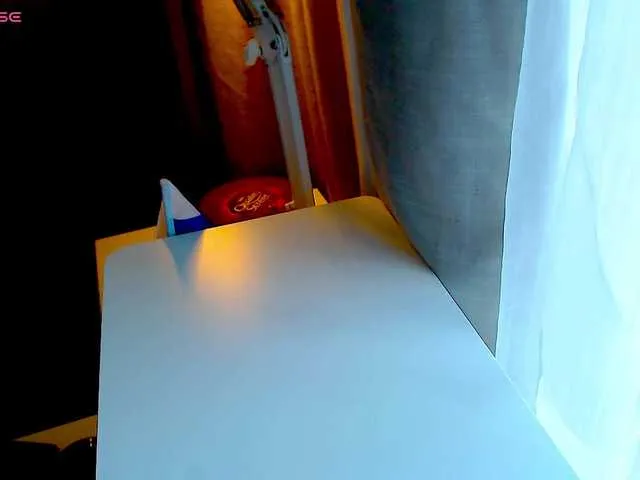 MiraKova – webcam model profile photo Image 13