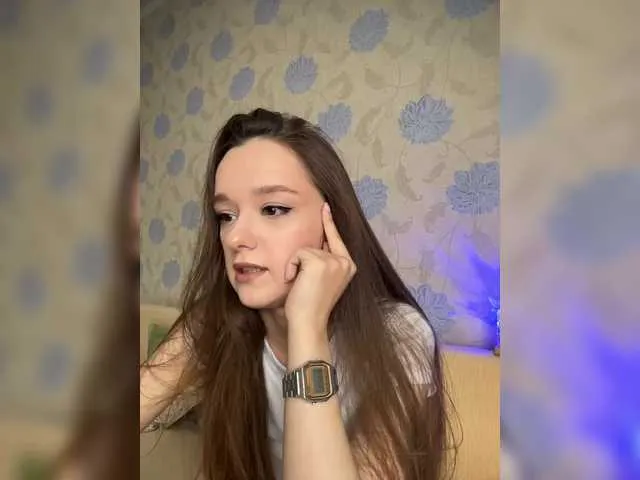 ymnichka – webcam model profile photo