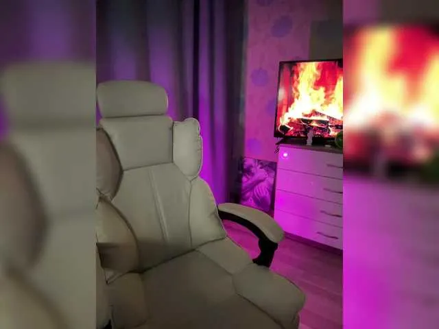 maataaan – webcam model profile photo Image 13