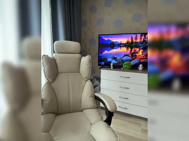 maataaan – webcam model profile photo Image 14