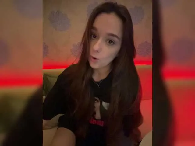 maataaan – webcam model profile photo Image 4