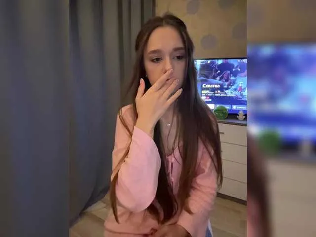 maataaan – webcam model profile photo Image 8