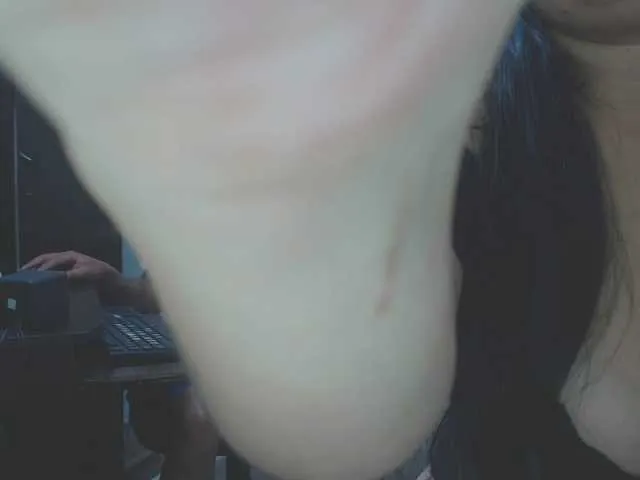 OIivia – webcam model profile photo Image 4