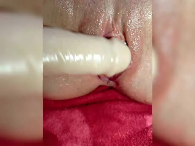 KellyHansen – webcam model profile photo Image 4