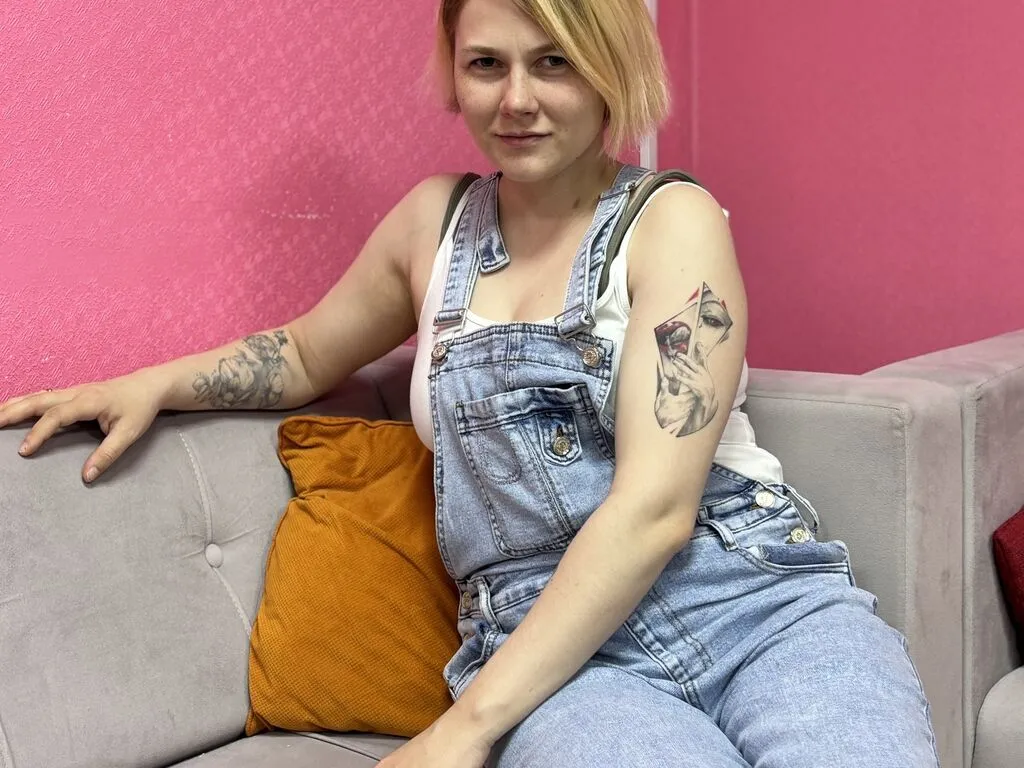 AliceMaurik's Thumb Image