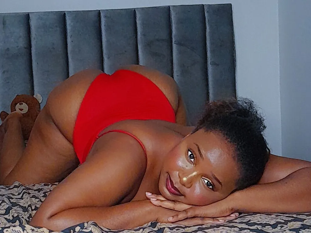 AmaraLuxee – webcam model profile photo