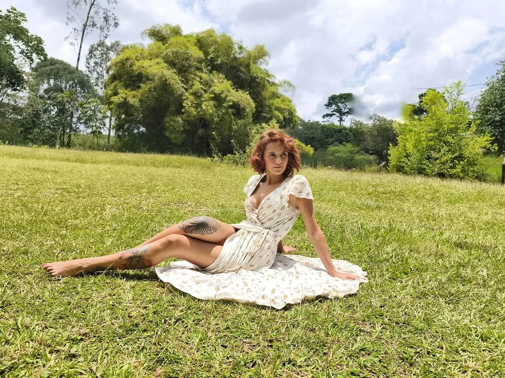 AmelieLautrec – webcam model profile photo