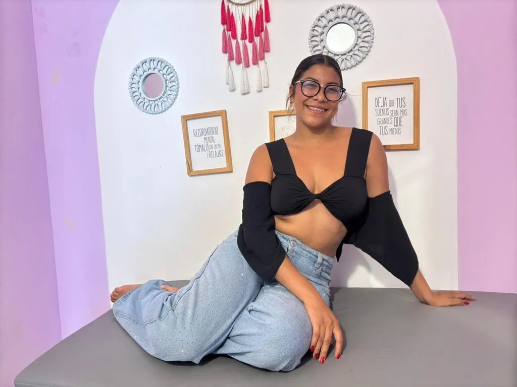 BrianaMontes – webcam model profile photo