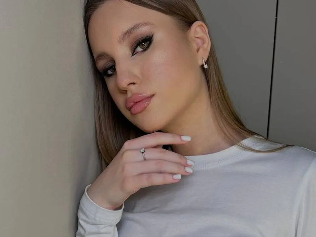 CandiCansew – webcam model profile photo