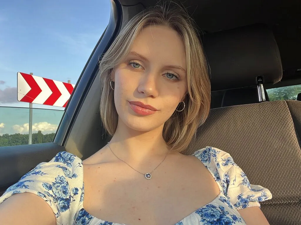 CherryRose – webcam model profile photo