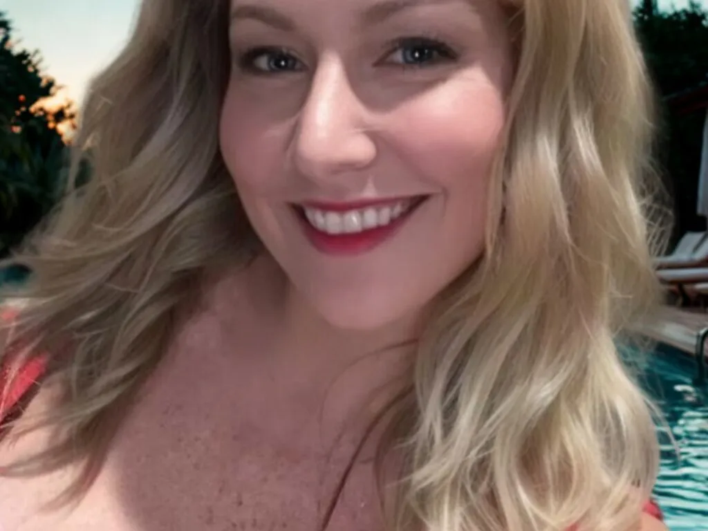 EllaSophiaNoir's Thumb Image