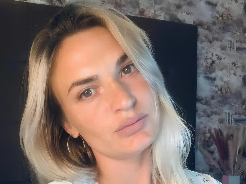 EllieMaryn's Thumb Image