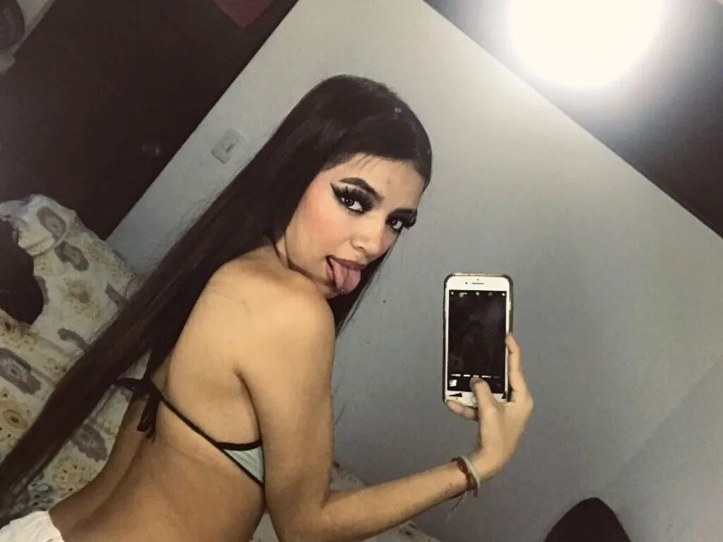 EylinSkinny – webcam model profile photo