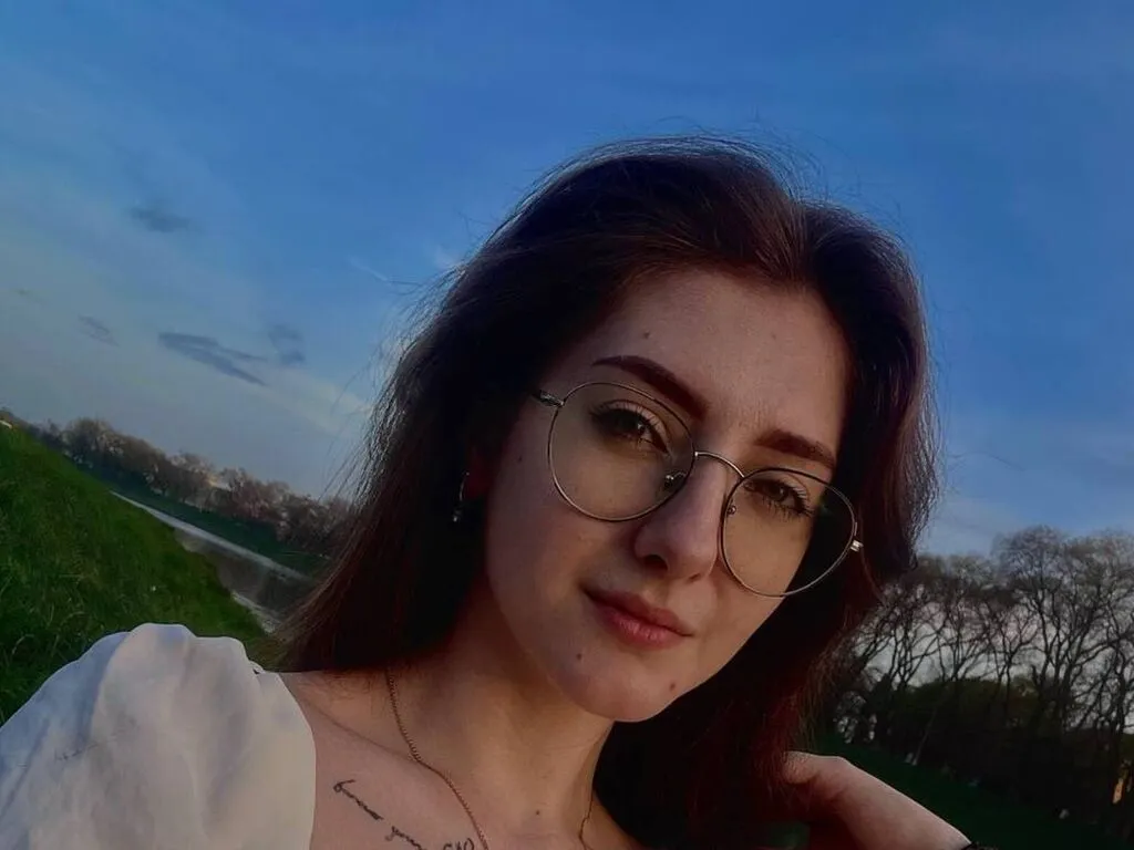 LillyMonroee's Thumb Image