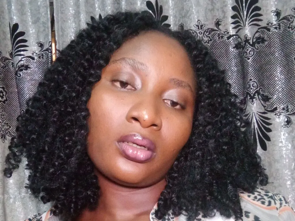 LucyRobbin – webcam model profile photo