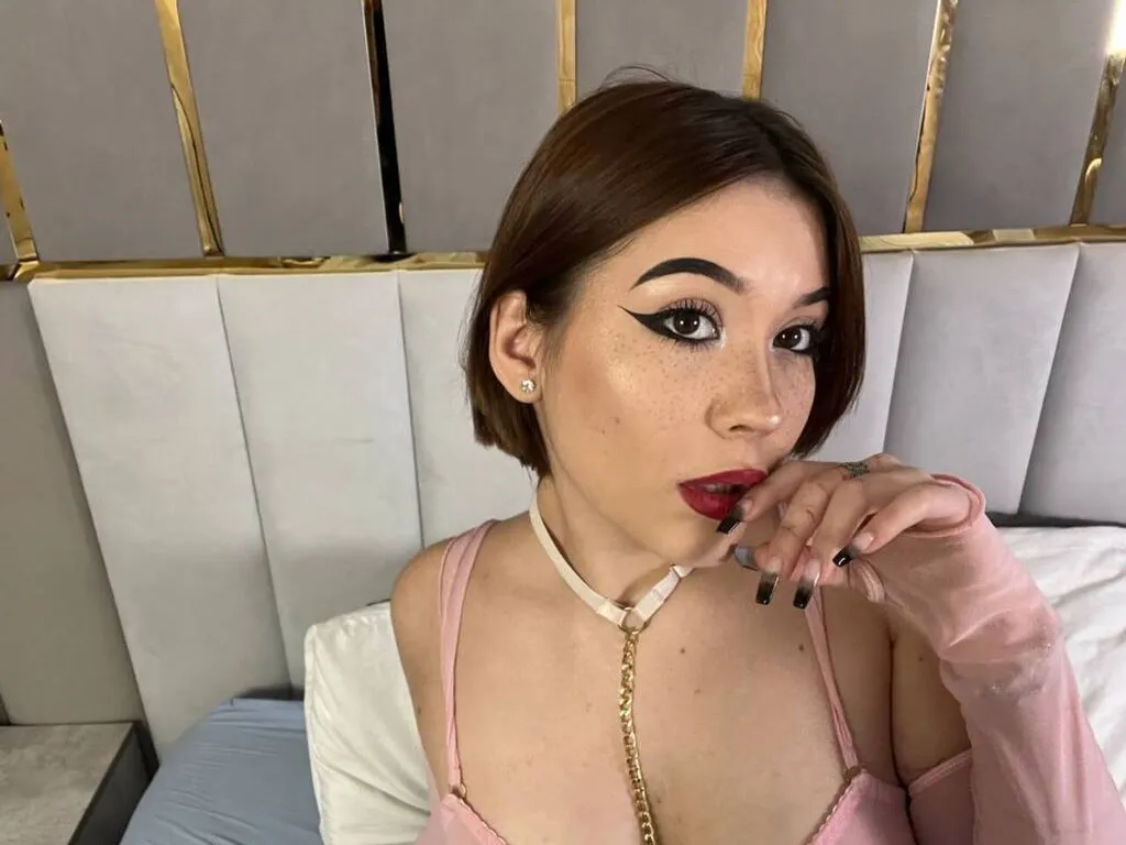 MinaAustin's Thumb Image