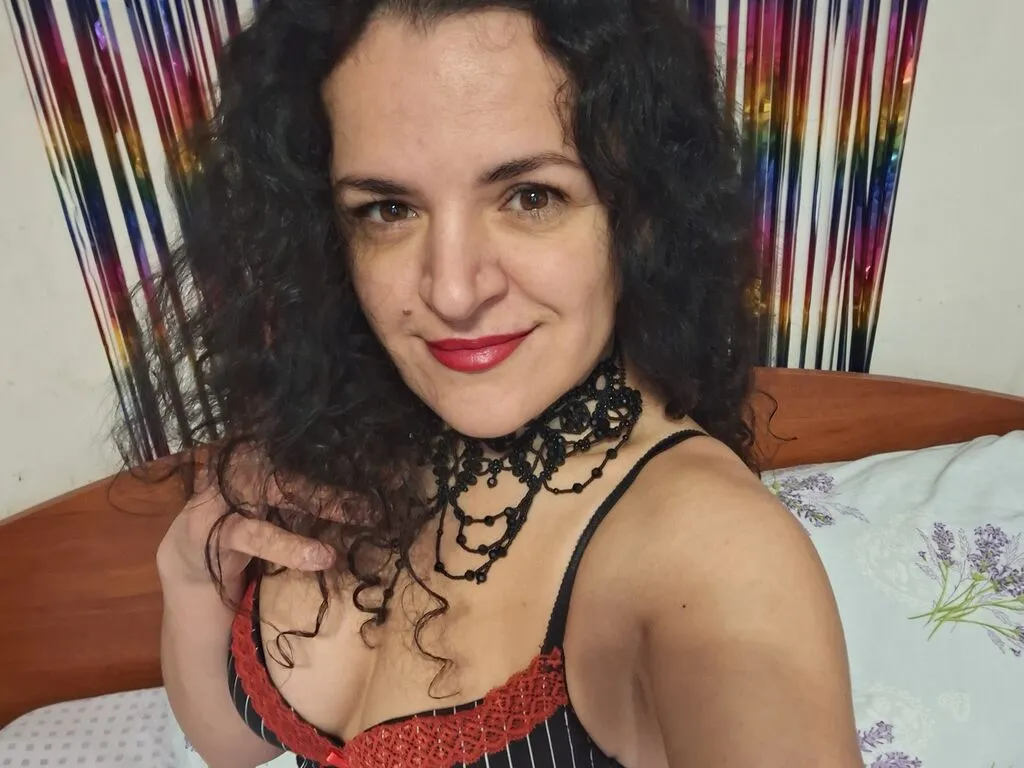 NataliaCurly – webcam model profile photo
