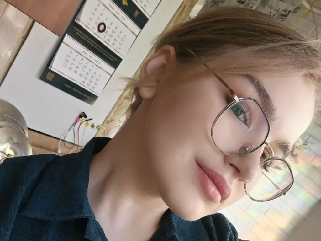 SophieLen – webcam model profile photo