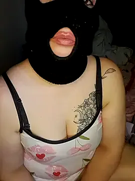 ZenoviaNoir – webcam model profile photo Image 9