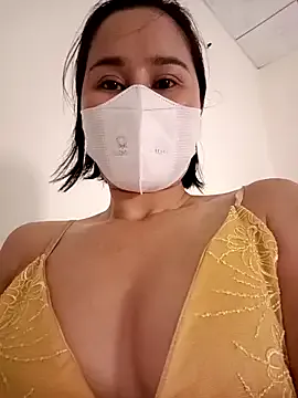 IsabelaGuerra – webcam model profile photo Image 4
