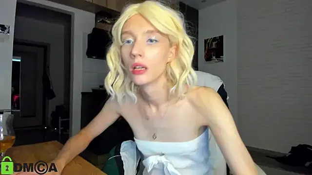 RoxyBuch – webcam model profile photo Image 11