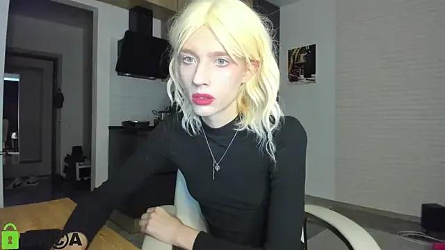 RoxyBuch – webcam model profile photo Image 2