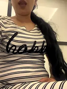 EsmeBrowm – webcam model profile photo Image 7