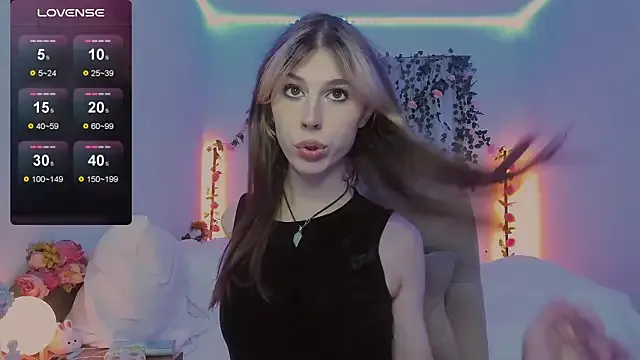 AliceFortuna – webcam model profile photo Image 3