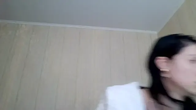 maataaan – webcam model profile photo Image 19