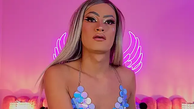 MiraKova – webcam model profile photo Image 5