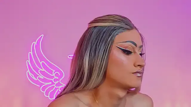 MiraKova – webcam model profile photo Image 6