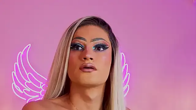 MiraKova – webcam model profile photo Image 8