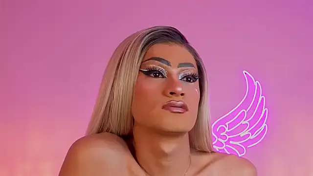 MiraKova – webcam model profile photo Image 9