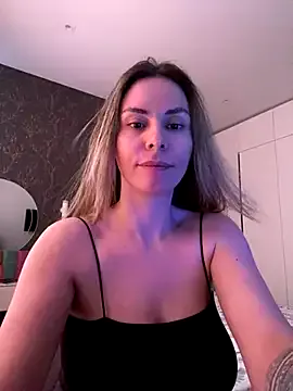 CharilWilsun – webcam model profile photo Image 2
